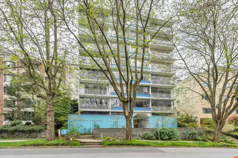803 1960 ROBSON STREET - photo 4 of 38