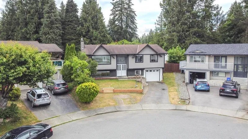 20272 46A AVENUE - photo 2 of 25