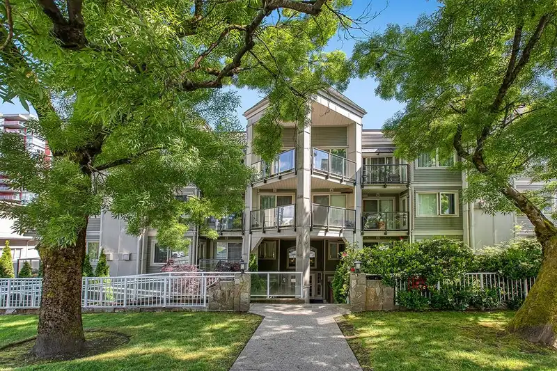 301 210 CARNARVON STREET - photo 1 of 18
