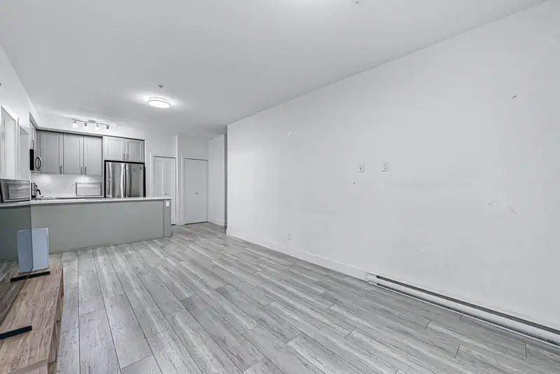 308 13978 FRASER HIGHWAY - photo 3 of 15