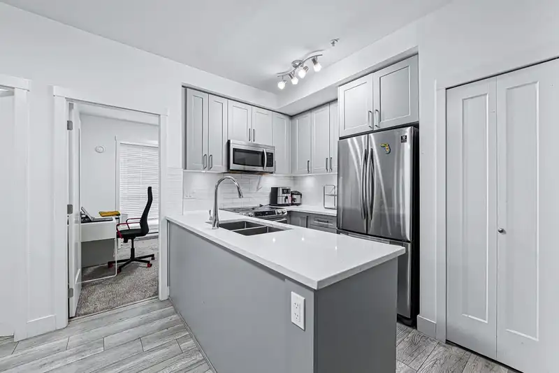308 13978 FRASER HIGHWAY - photo 4 of 15