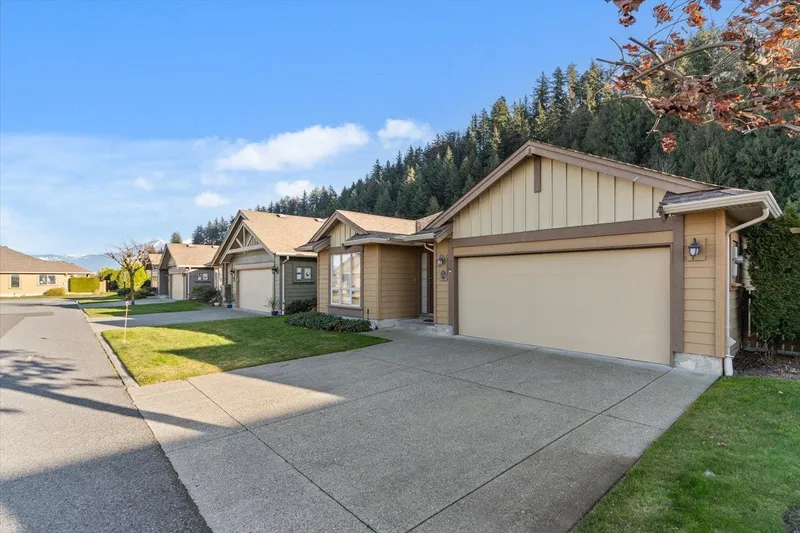 170 46000 THOMAS ROAD - photo 2 of 25