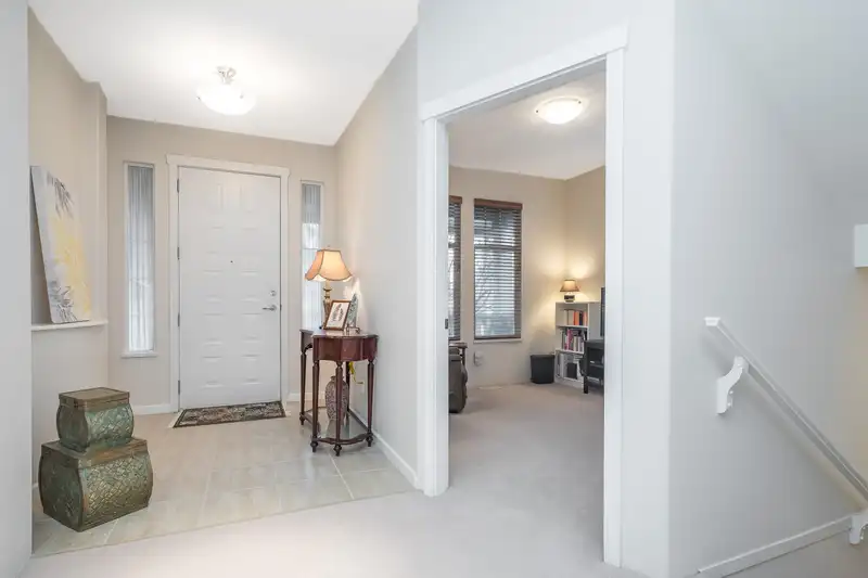 15070 68A AVENUE - photo 3 of 33