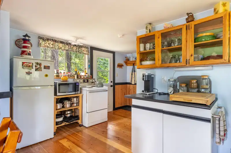 7536 ISLETS PLACE - photo 4 of 33
