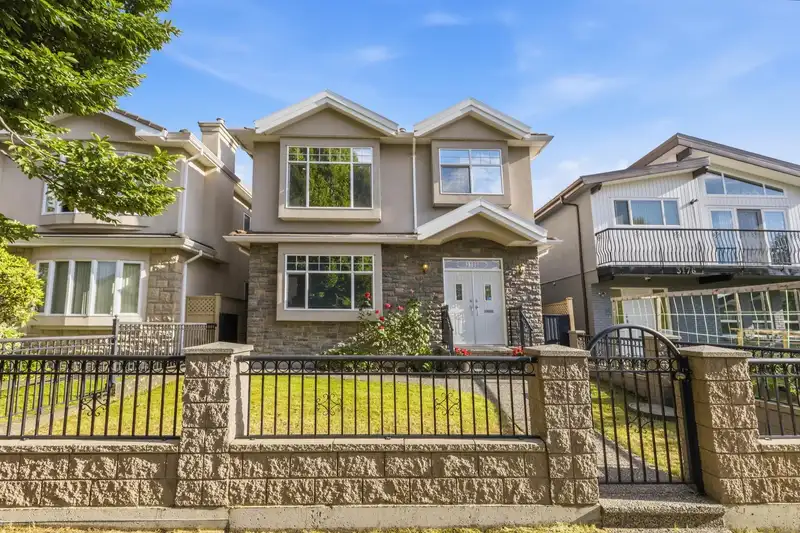 3186 E 18TH AVENUE - photo 1 of 27