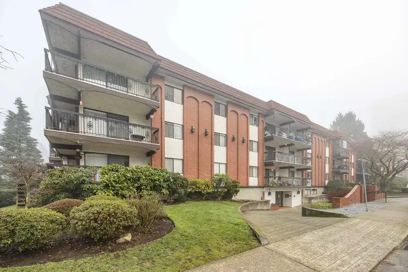 308 707 HAMILTON STREET - photo 1 of 21