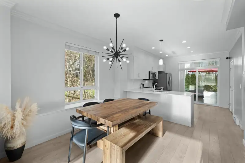 7 14555 68 AVENUE - photo 2 of 27
