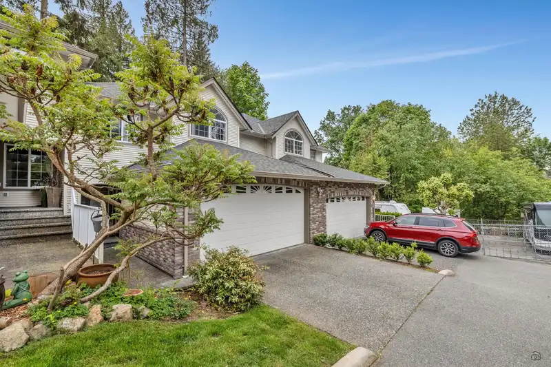 76 32777 CHILCOTIN DRIVE - photo 3 of 35