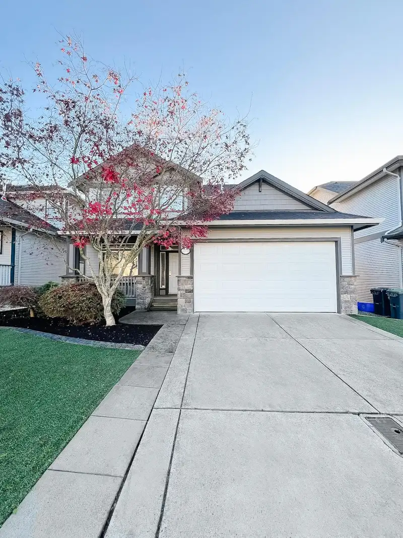 20118 71A AVENUE - photo 1 of 38