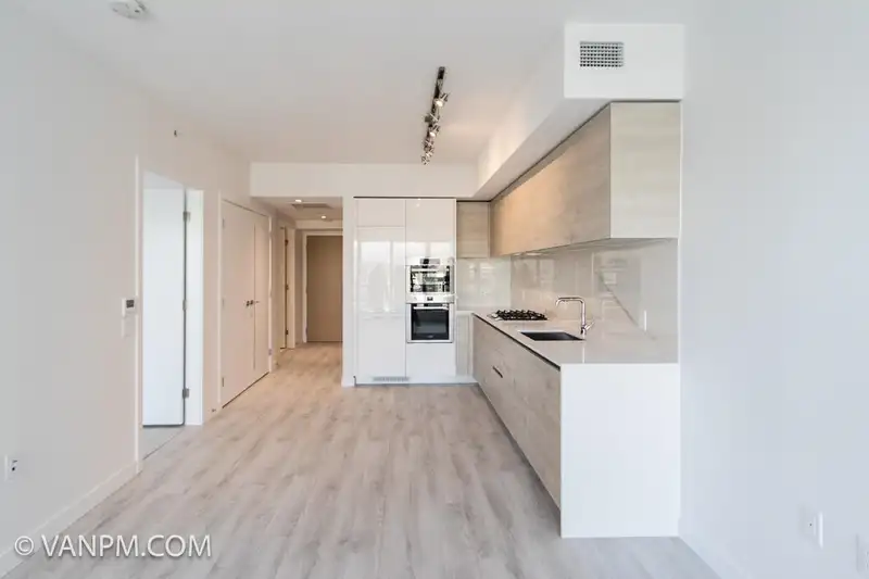 2603 2085 SKYLINE COURT - photo 3 of 24