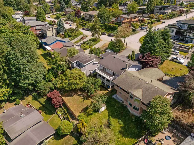 240 MONTGOMERY STREET - photo 3 of 39