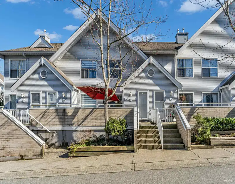 51 13706 74 AVENUE - photo 1 of 30