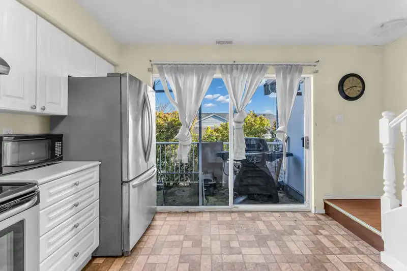 51 13706 74 AVENUE - photo 3 of 30