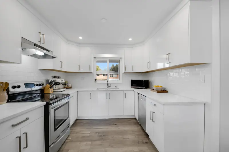 2026 GARIBALDI WAY - photo 4 of 25