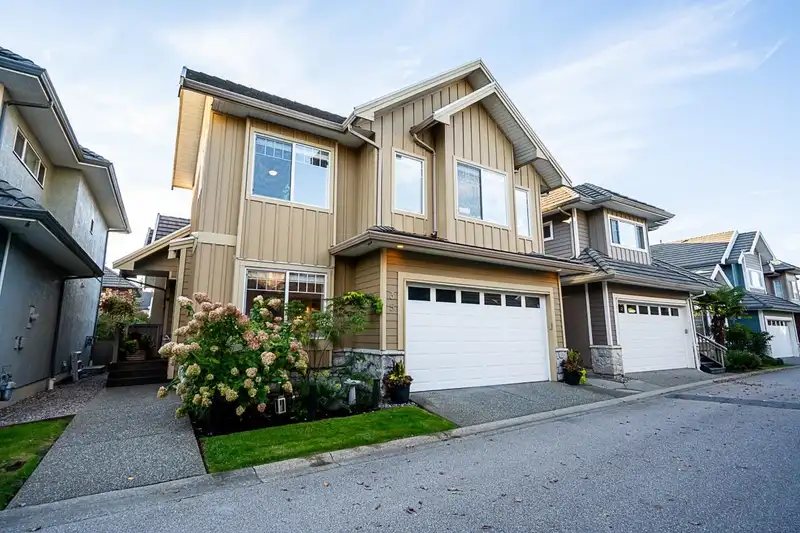 35 3363 ROSEMARY HEIGHTS CRESCENT - photo 2 of 40