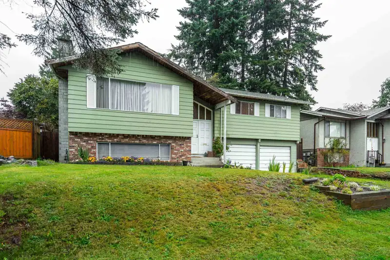 11855 82A AVENUE - photo 1 of 29
