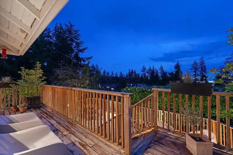 1045 CORTELL STREET - photo 3 of 36