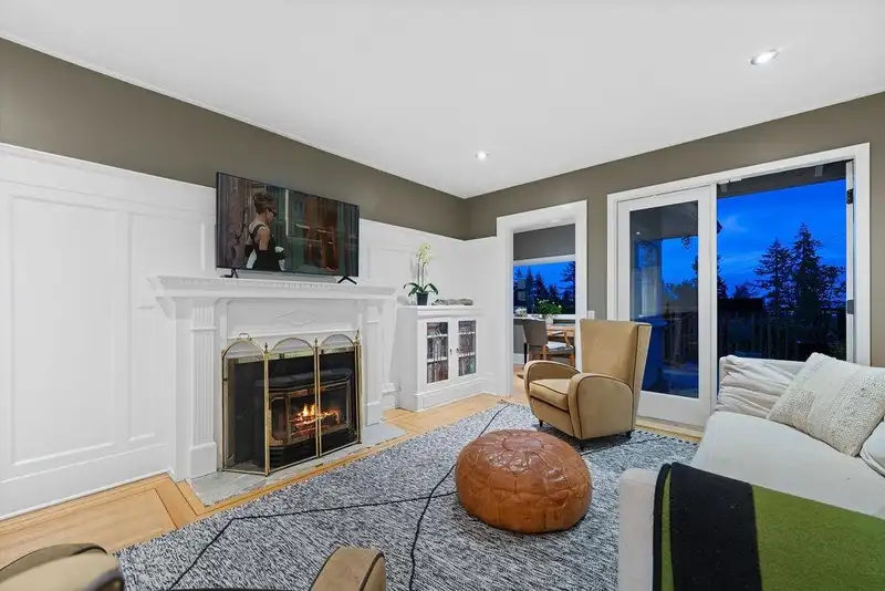1045 CORTELL STREET - photo 4 of 36