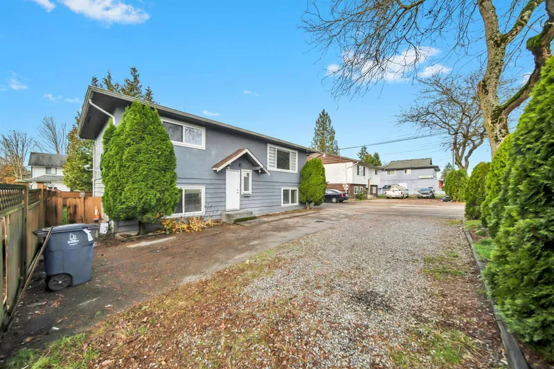 9155 132 STREET - photo 4 of 19