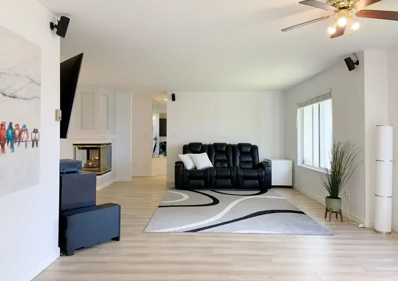 11 5260 FERRY ROAD - photo 2 of 40
