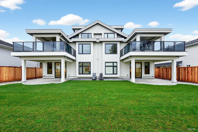 5186 57 TH STREET - photo 4 of 25