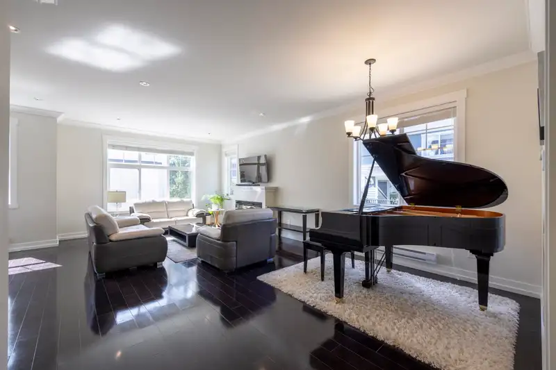 16 16458 23A AVENUE - photo 1 of 40