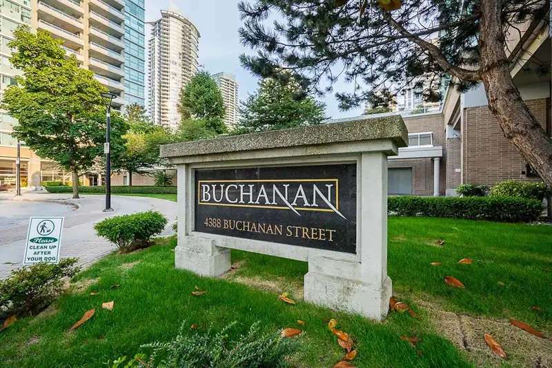 1906 4388 BUCHANAN STREET - photo 3 of 38