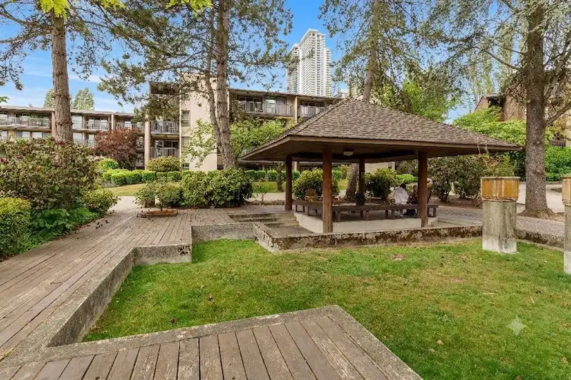 310 9867 MANCHESTER DRIVE - photo 1 of 6