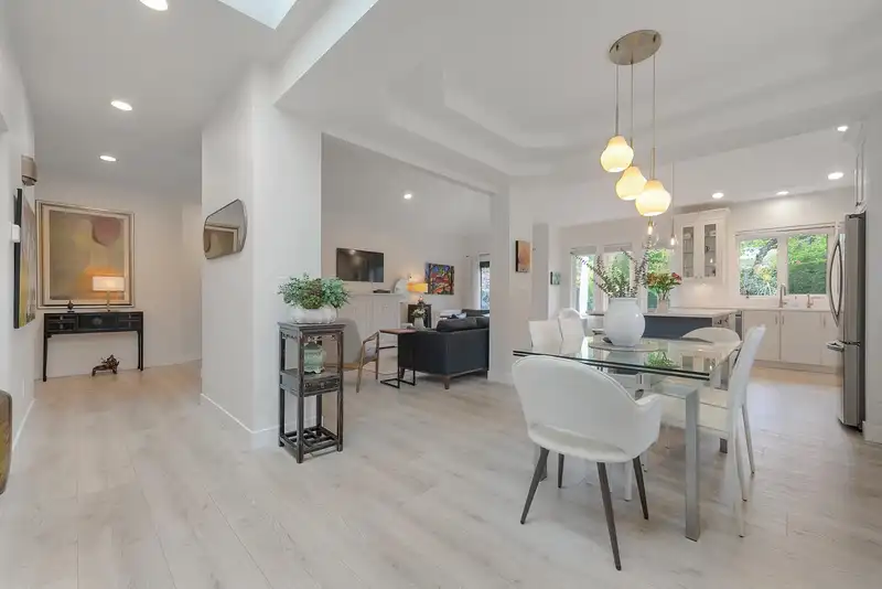 18 14888 24 AVENUE - photo 2 of 40