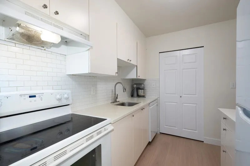 801 10620 150 STREET - photo 3 of 17