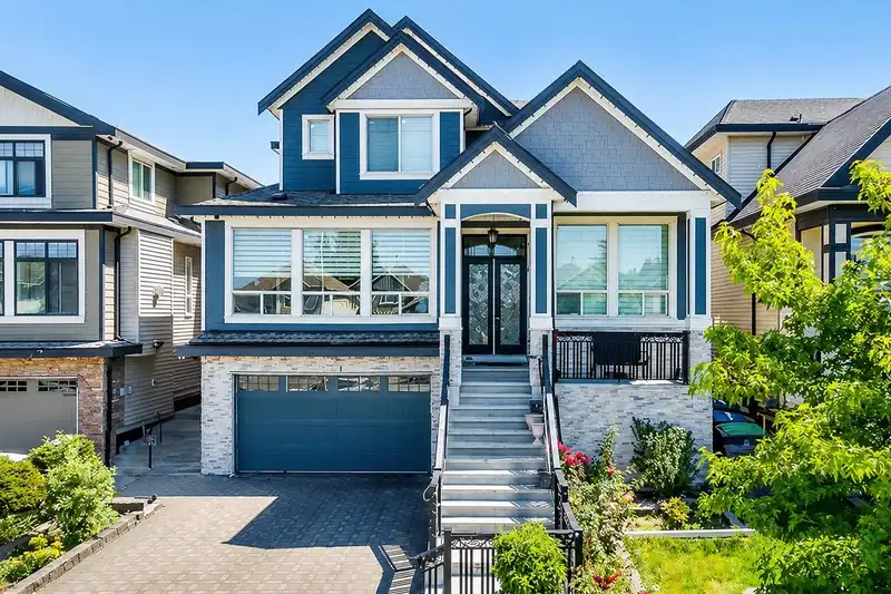 6560 124 STREET - photo 1 of 11