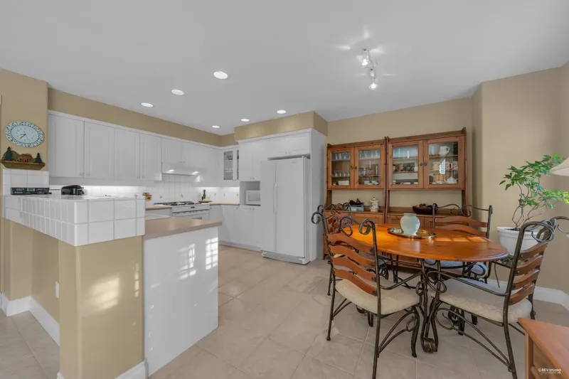 23 3405 PLATEAU BOULEVARD - photo 3 of 25