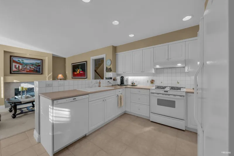 23 3405 PLATEAU BOULEVARD - photo 4 of 25