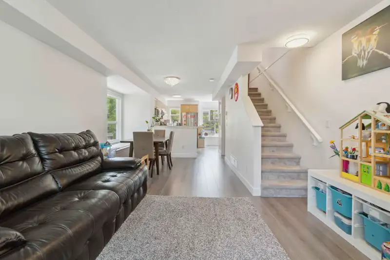 38 7111 LYNNWOOD DRIVE - photo 4 of 23