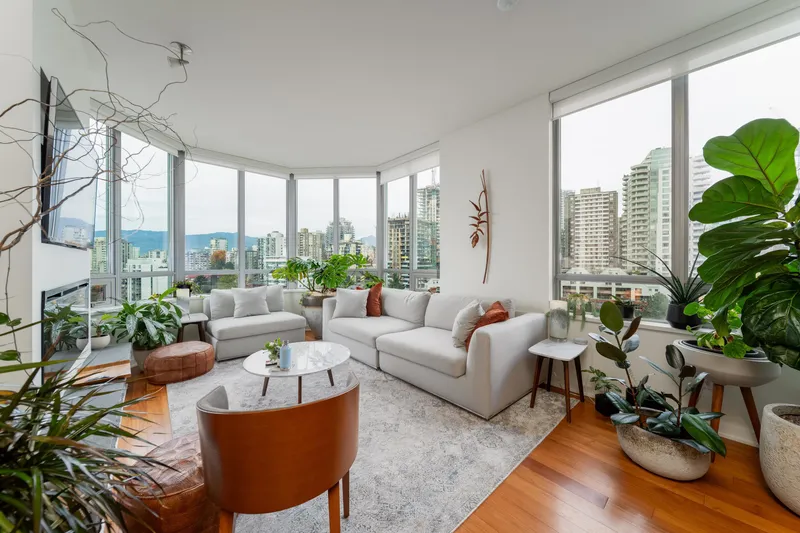 1506 1005 BEACH AVENUE - photo 4 of 25