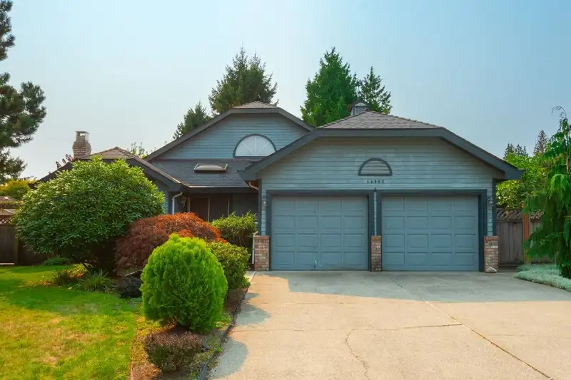 14862 21 AVENUE - photo 1 of 40