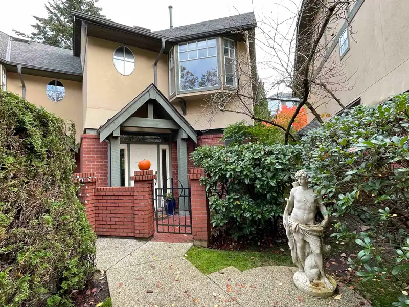 6 5880 HAMPTON PLACE - photo 1 of 39