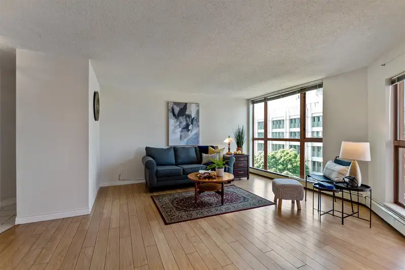 705 612 FIFTH AVENUE - photo 2 of 27