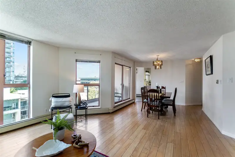 705 612 FIFTH AVENUE - photo 3 of 27