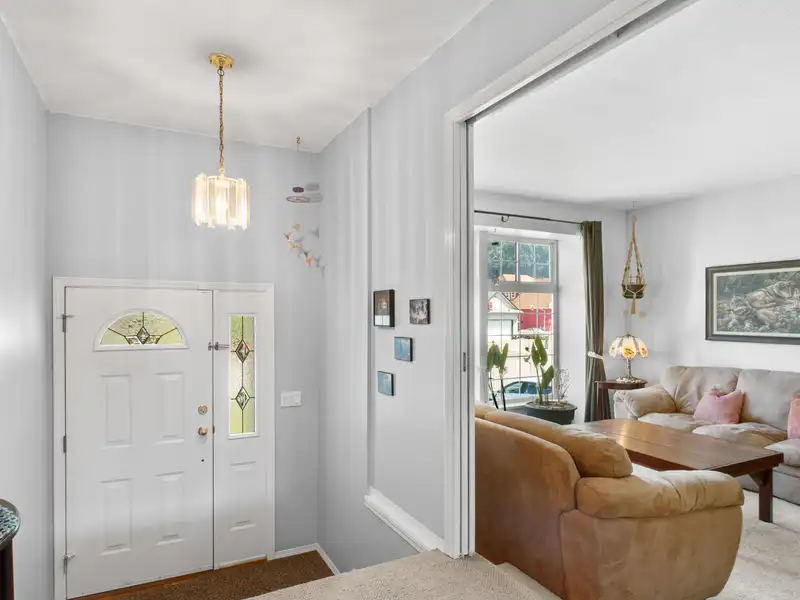 336 CHESTNUT AVENUE - photo 4 of 40