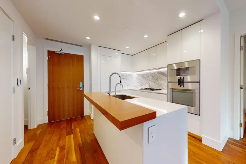 208 7428 ALBERTA STREET - photo 2 of 25