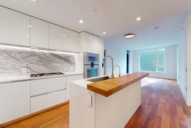 208 7428 ALBERTA STREET - photo 3 of 25