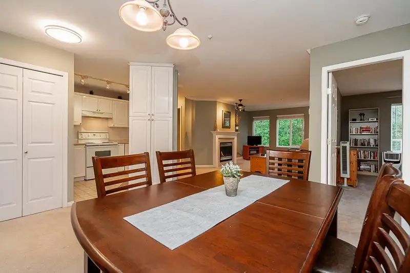 306 12155 75A AVENUE - photo 4 of 35