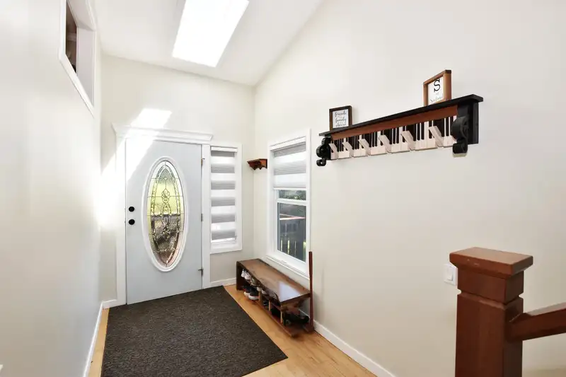 3634 BULKLEY STREET - photo 4 of 34