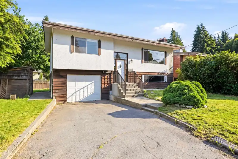 1940 EAGLE STREET - photo 1 of 28