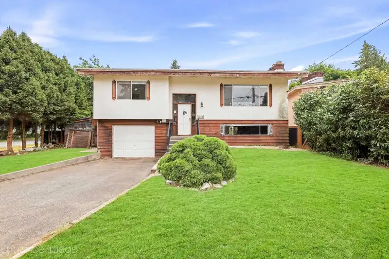 1940 EAGLE STREET - photo 2 of 28