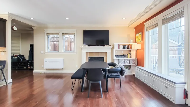 203 E 18TH STREET - photo 2 of 25