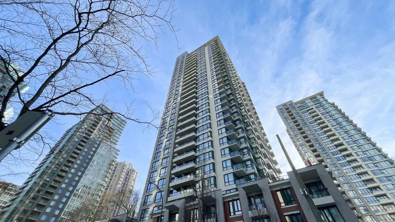 407 928 HOMER STREET - photo 2 of 23