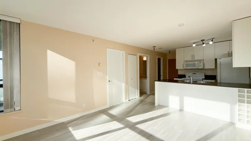 407 928 HOMER STREET - photo 4 of 23