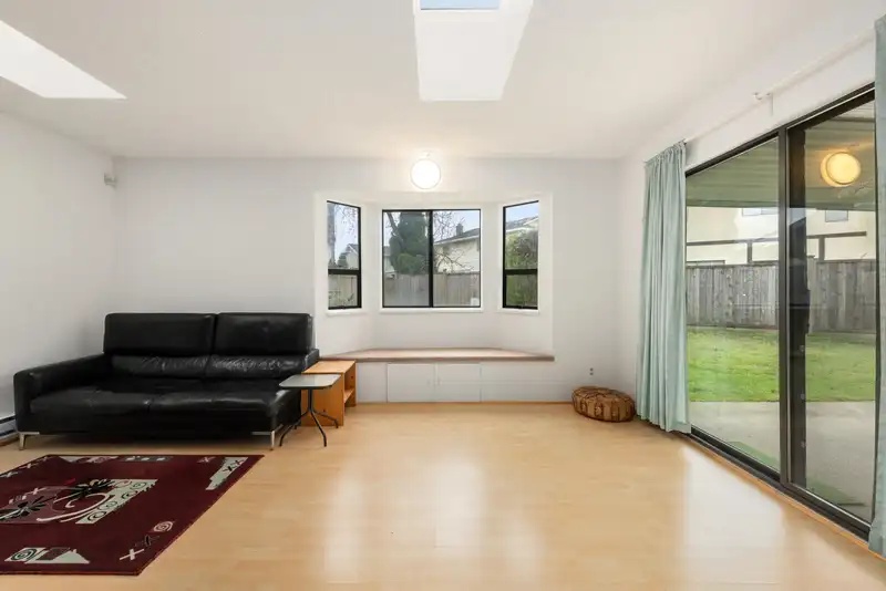 9241 KINGSLEY COURT - photo 2 of 32